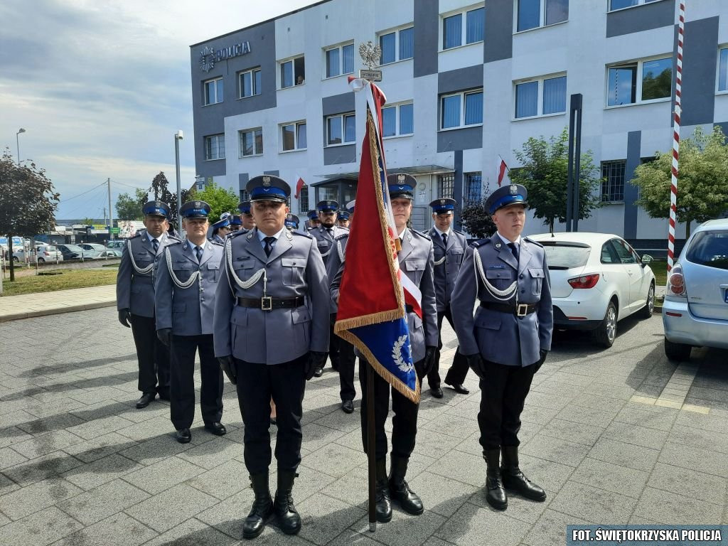 Święto Policji 2023 z awansami dla koneckich funkcjonariuszy [wideo, zdjęcia]