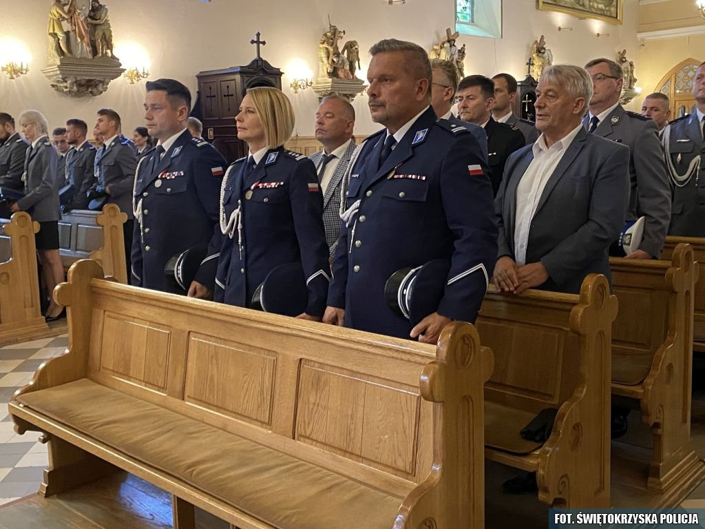 Święto Policji 2023 z awansami dla koneckich funkcjonariuszy [wideo, zdjęcia]