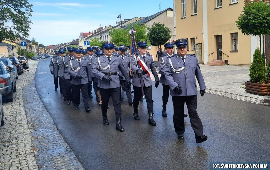 Święto Policji 2023 z awansami dla koneckich funkcjonariuszy [wideo, zdjęcia]