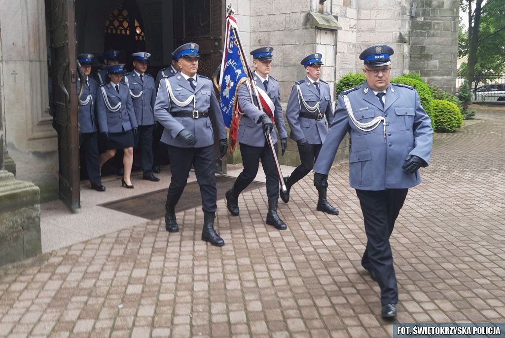 Święto Policji 2023 z awansami dla koneckich funkcjonariuszy [wideo, zdjęcia]