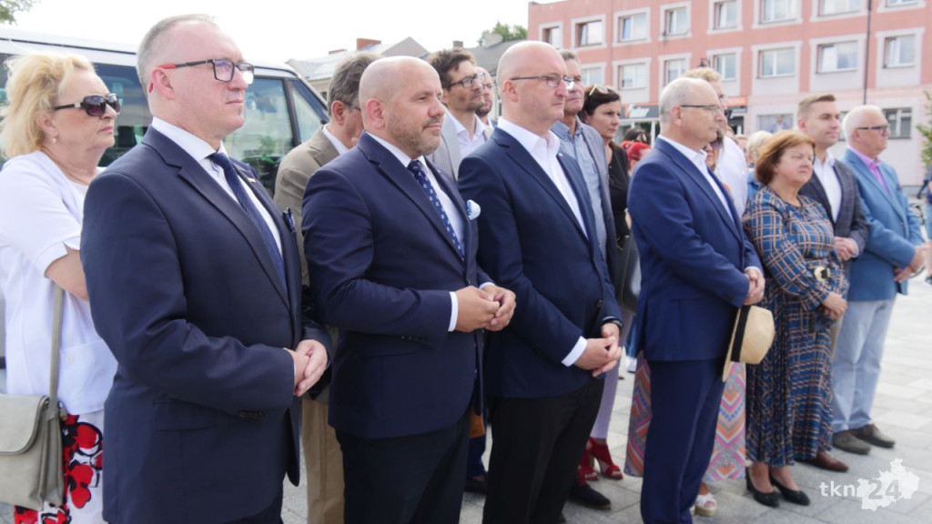 Promowali program 800+ na rynku w Końskich [wideo, zdjęcia]
