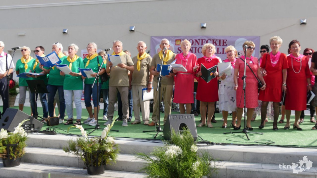 Piękne święto seniorów w Końskich [wideo, zdjęcia]