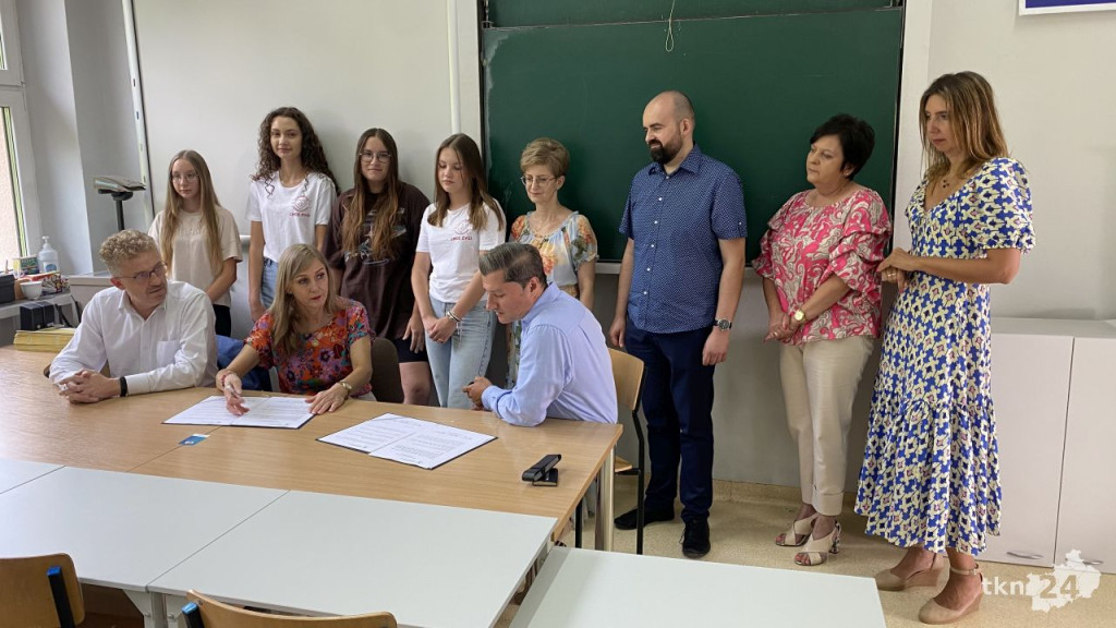 Większe możliwości rozwoju dla uczniów II LO w Końskich [wideo, zdjęcia]