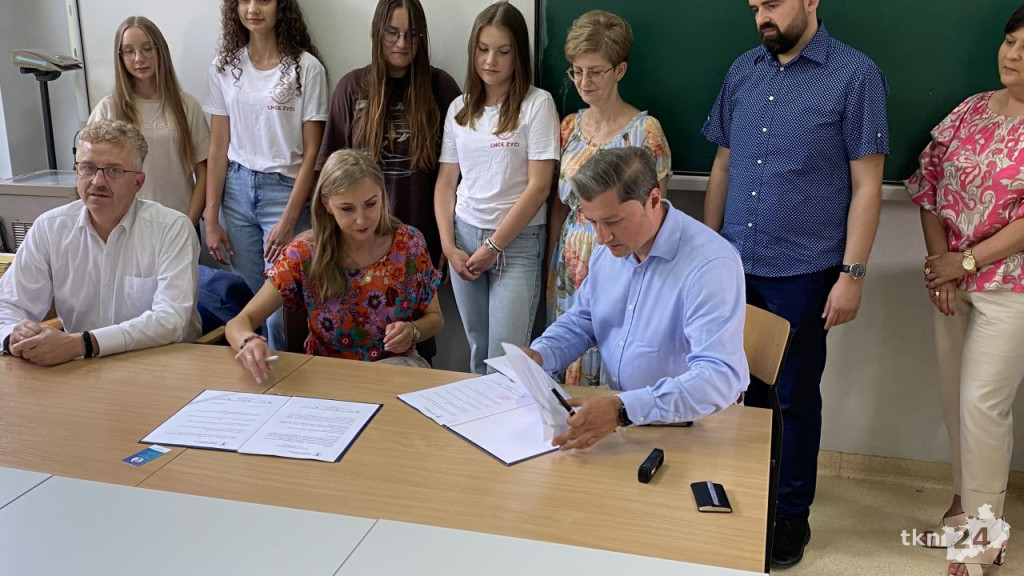 Większe możliwości rozwoju dla uczniów II LO w Końskich [wideo, zdjęcia]