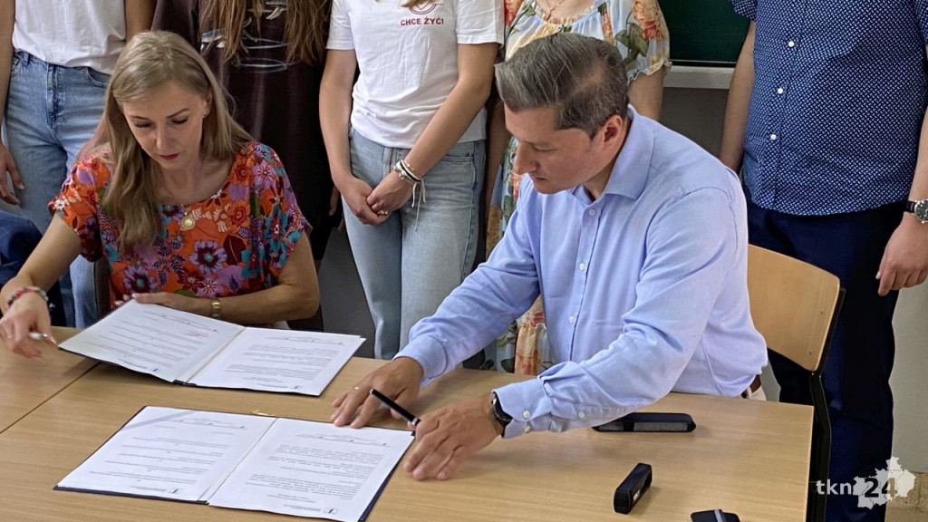 Większe możliwości rozwoju dla uczniów II LO w Końskich [wideo, zdjęcia]