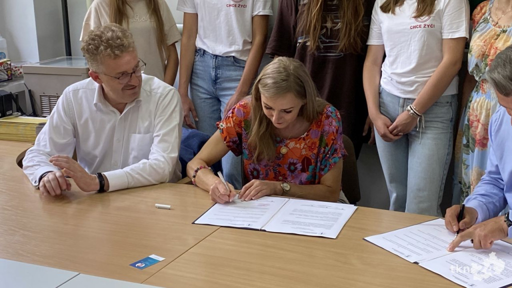 Większe możliwości rozwoju dla uczniów II LO w Końskich [wideo, zdjęcia]