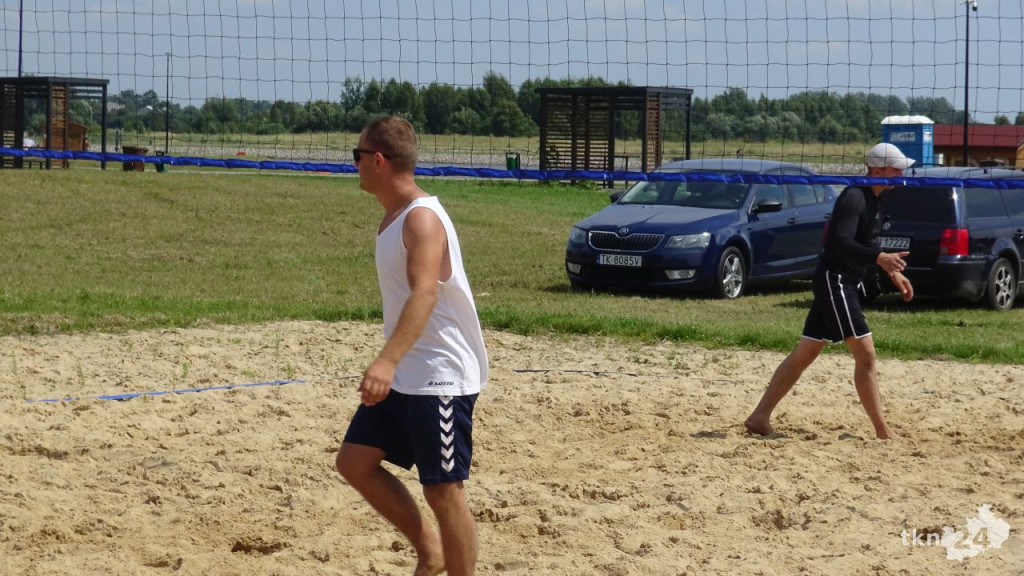 Turniej siatkówki o Puchar Burmistrza Radoszyc rozstrzygnięty [wideo, zdjęcia]