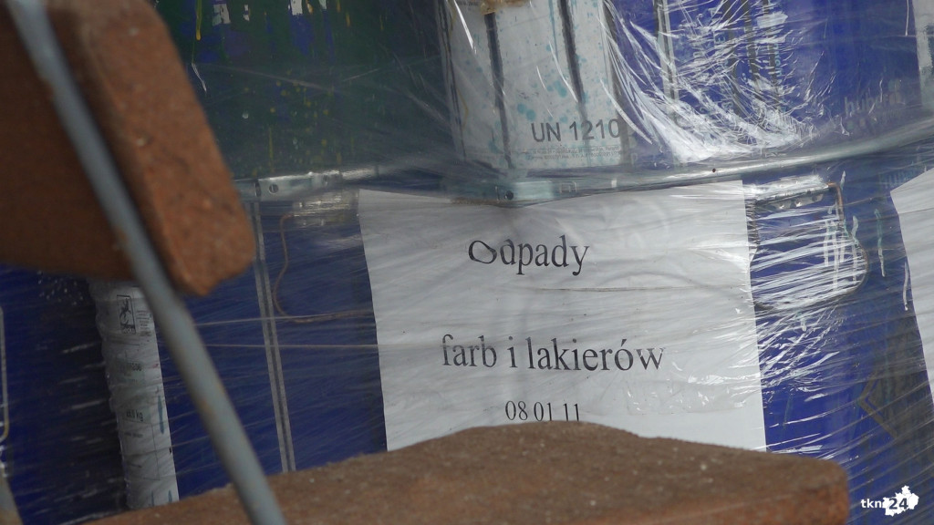 Toksyczne składowisko odpadów w Stąporkowie [wideo, zdjęcia]