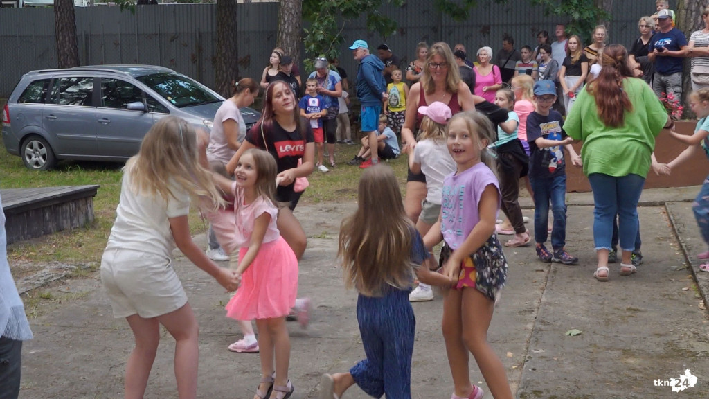 Duża frekwencja i dobra zabawa podczas koncertu Sweet Combo w Sielpi [wideo, zdjęcia]