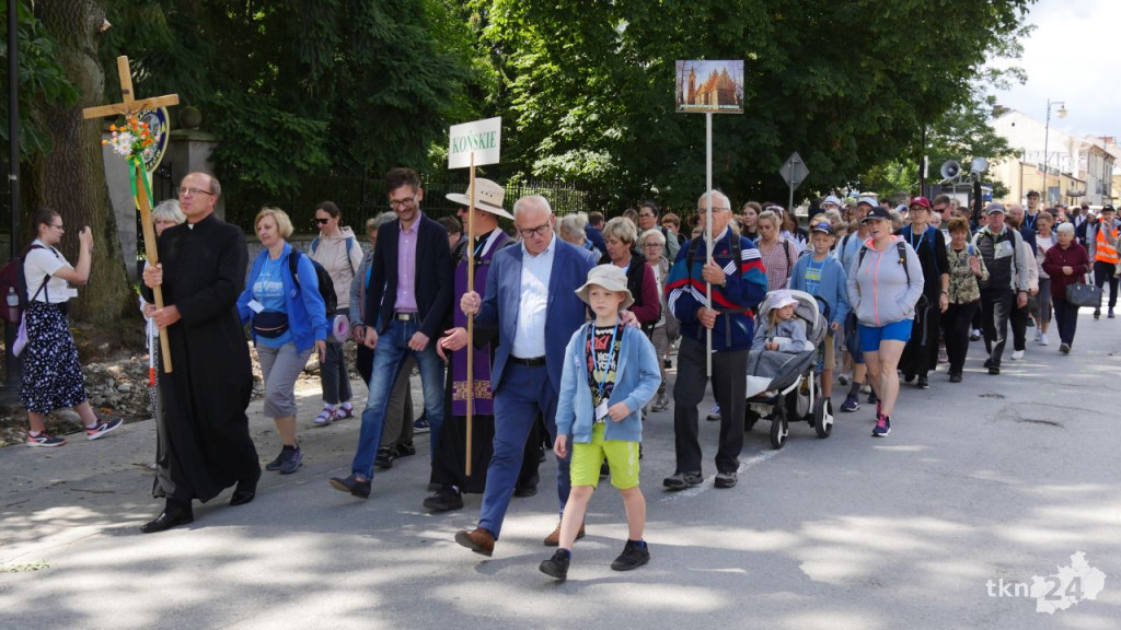 Na 45 konecką pielgrzymkę wyruszyło ponad 200 wiernych! [wideo,zdjęcia]