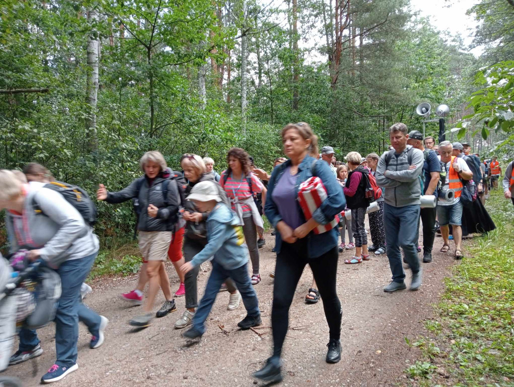 Na pątniczym szlaku. Zobaczcie zdjęcia z koneckiej pielgrzymki