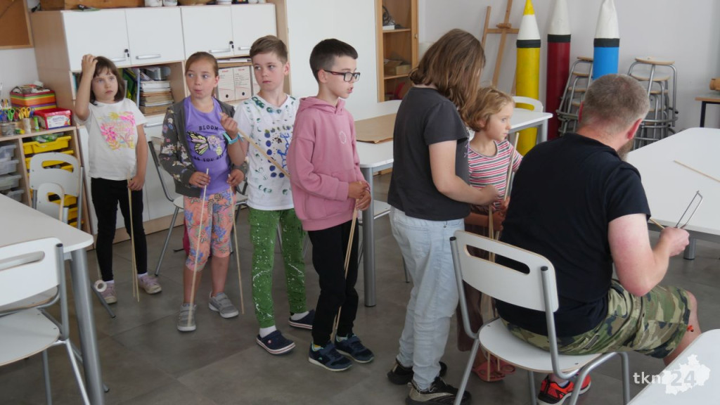 Warsztaty z tworzenia latawców w MGDK w Końskich [wideo,zdjęcia]
