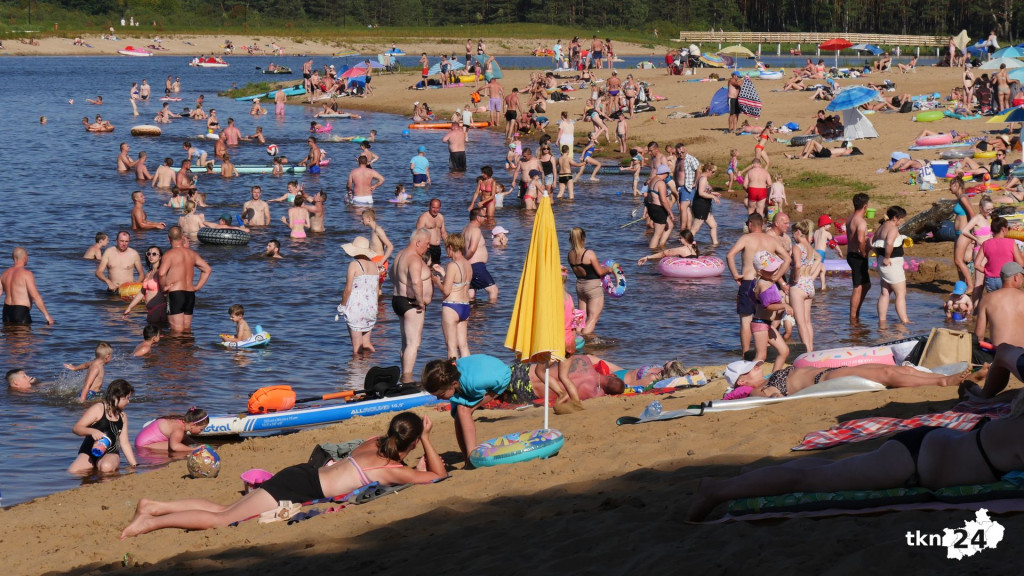 Oblężona Sielpia. Letnisko przyciągnęło dziesiątki tysięcy wczasowiczów [fotorelacja]