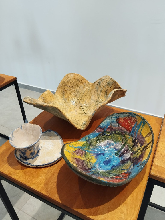 Ceramiczne dzieła sztuki można podziwiać w Domu Kultury w Końskich [zdjęcia]