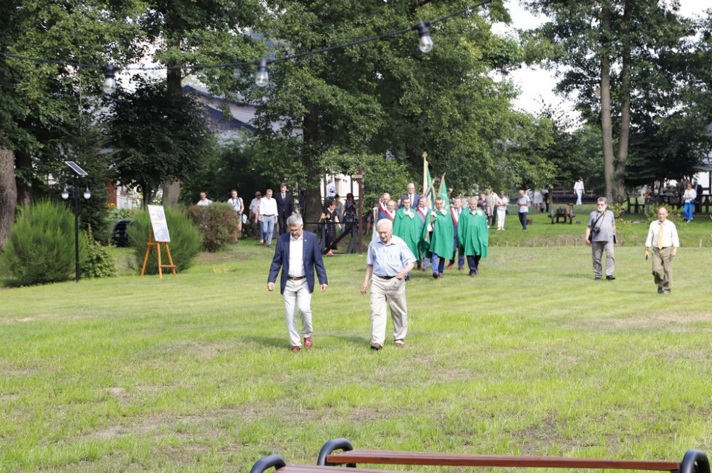 Dzień Pszczoły z medalami i odznakami [zdjęcia]