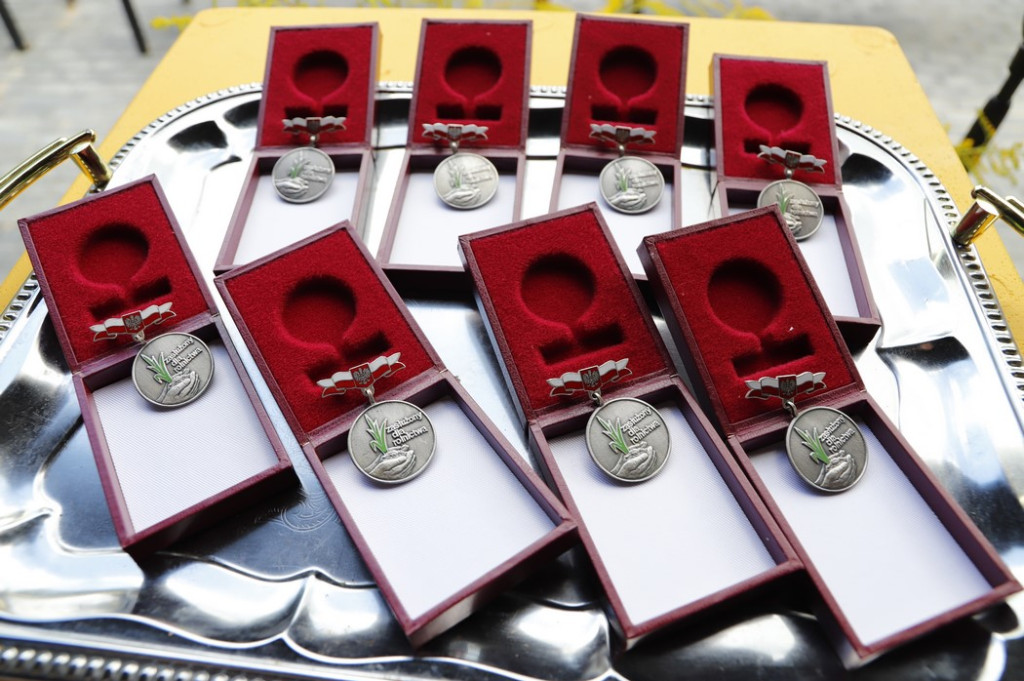Dzień Pszczoły z medalami i odznakami [zdjęcia]