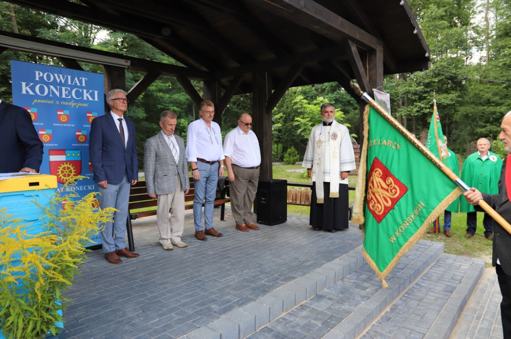 Dzień Pszczoły z medalami i odznakami [zdjęcia]