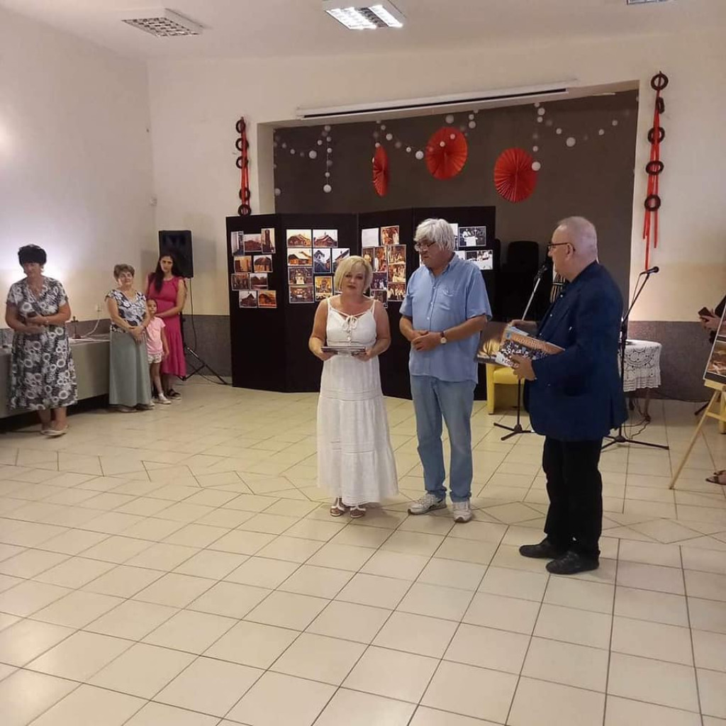 W Rogowie otwarto wystawę fotografii Jerzego Dziubińskiego
