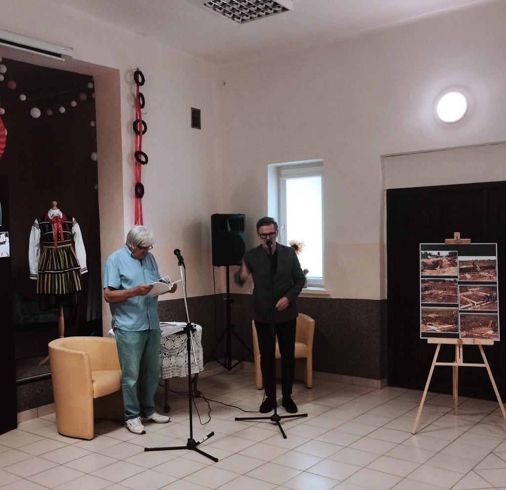 W Rogowie otwarto wystawę fotografii Jerzego Dziubińskiego
