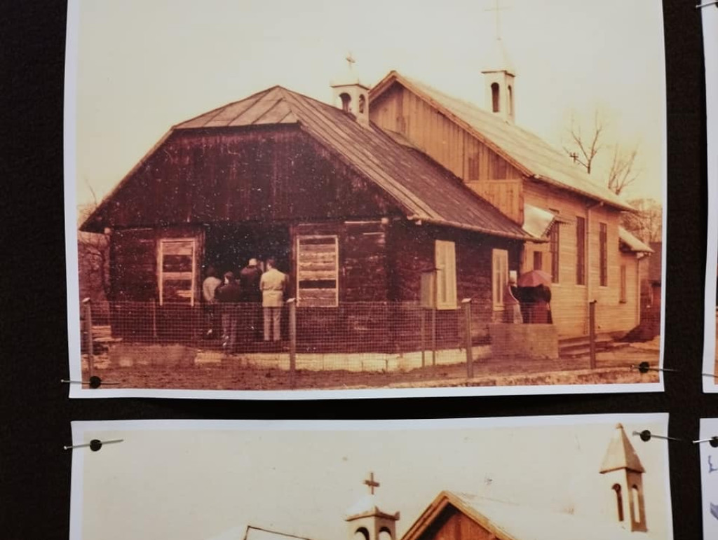 W Rogowie otwarto wystawę fotografii Jerzego Dziubińskiego