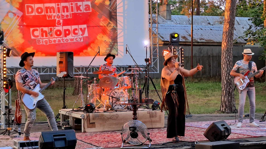 Dominika Wróbel & Chłopcy BigBeatowcy zagrali w Sielpi [zdjęcia]