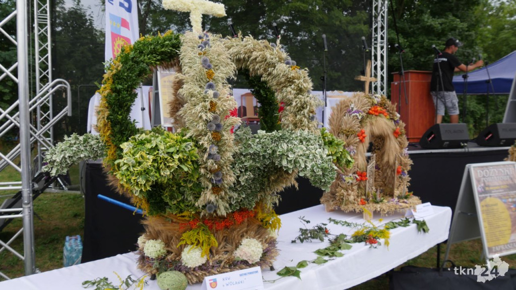 Rolnicze święto powiatu koneckiego z pięknymi wieńcami i na ludową nutę [wideo, zdjęcia]