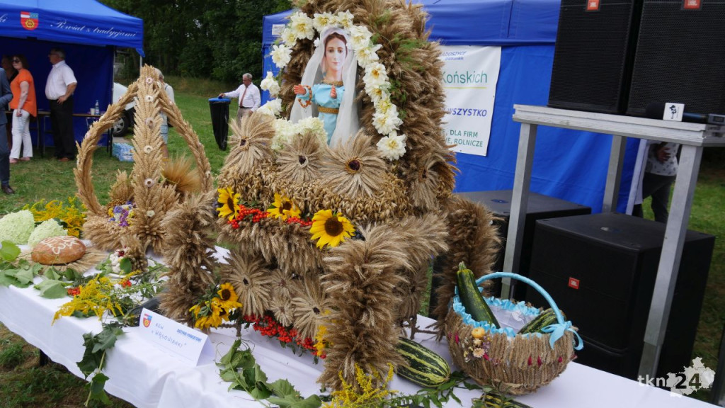 Rolnicze święto powiatu koneckiego z pięknymi wieńcami i na ludową nutę [wideo, zdjęcia]