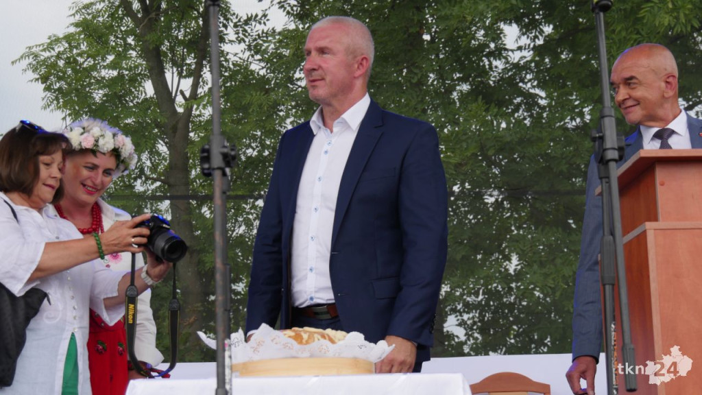 Rolnicze święto powiatu koneckiego z pięknymi wieńcami i na ludową nutę [wideo, zdjęcia]