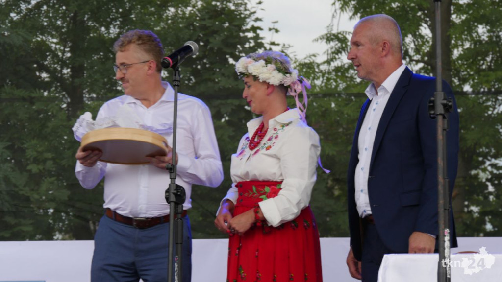 Rolnicze święto powiatu koneckiego z pięknymi wieńcami i na ludową nutę [wideo, zdjęcia]
