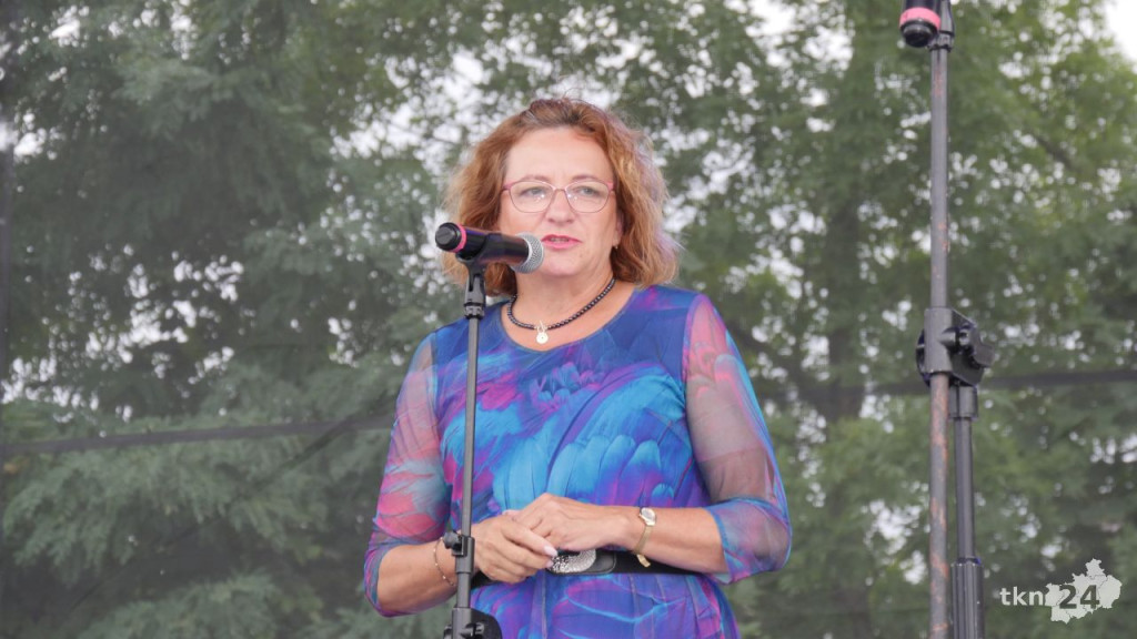 Rolnicze święto powiatu koneckiego z pięknymi wieńcami i na ludową nutę [wideo, zdjęcia]