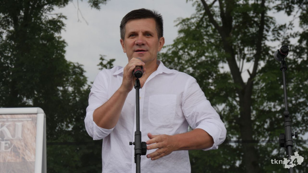 Rolnicze święto powiatu koneckiego z pięknymi wieńcami i na ludową nutę [wideo, zdjęcia]