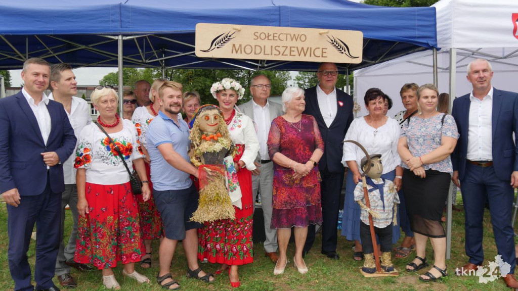 Rolnicze święto powiatu koneckiego z pięknymi wieńcami i na ludową nutę [wideo, zdjęcia]