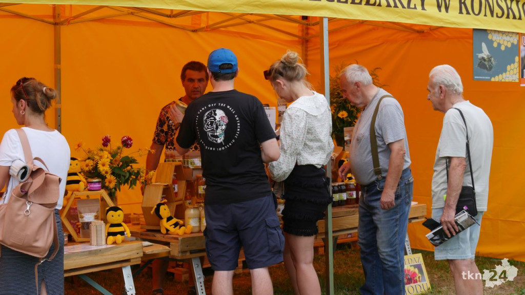 Rolnicze święto powiatu koneckiego z pięknymi wieńcami i na ludową nutę [wideo, zdjęcia]