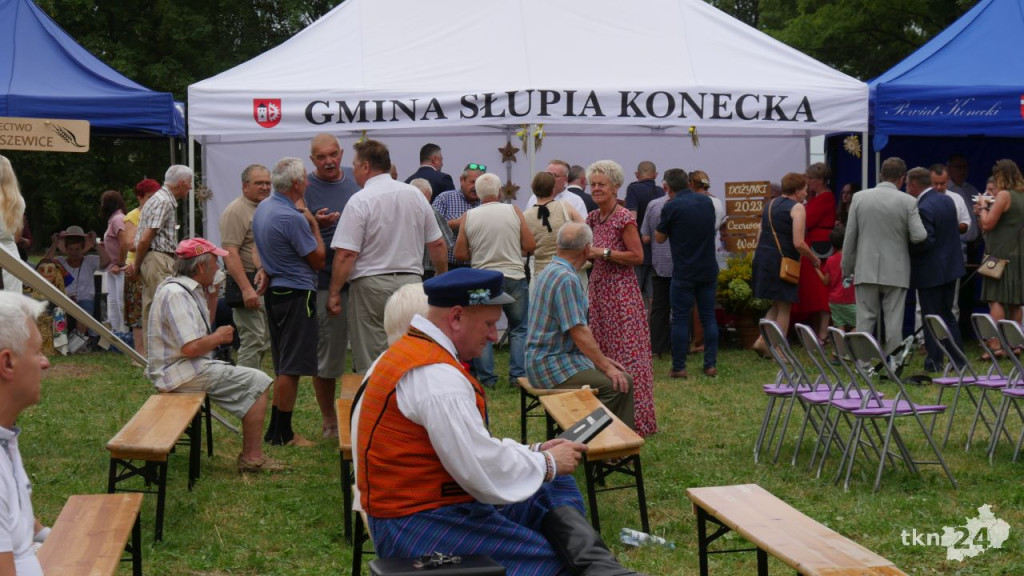 Rolnicze święto powiatu koneckiego z pięknymi wieńcami i na ludową nutę [wideo, zdjęcia]