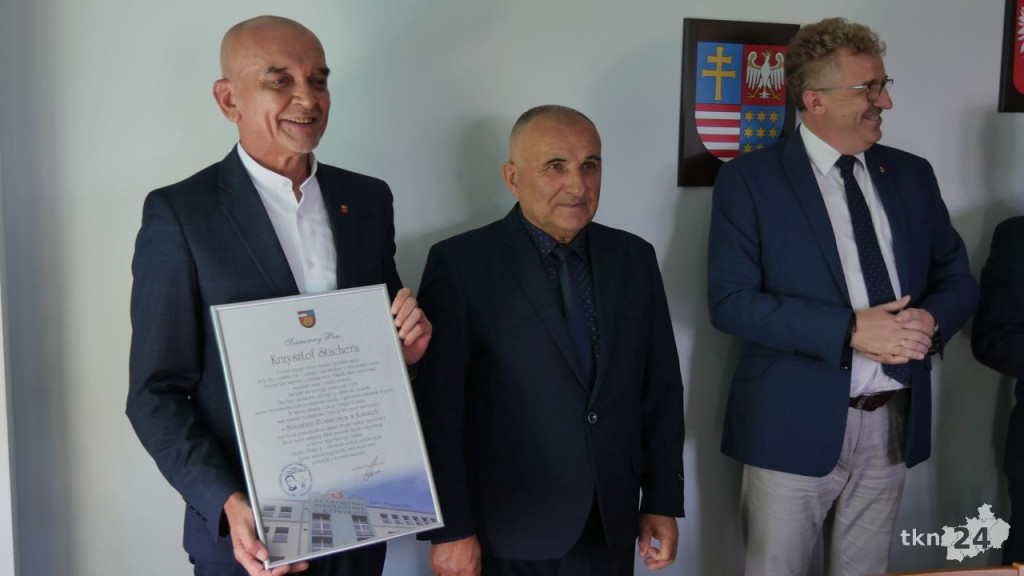 Zmiany dyrektorskie w placówkach oświatowych powiatu koneckiego [wideo, zdjęcia]
