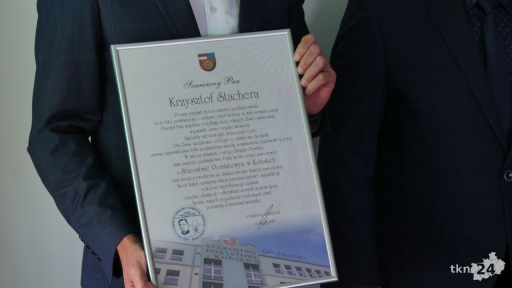 Zmiany dyrektorskie w placówkach oświatowych powiatu koneckiego [wideo, zdjęcia]