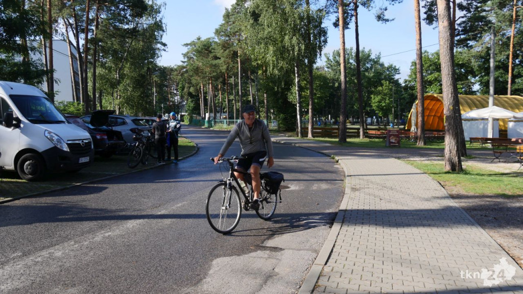 Blisko 200 osób na starcie jubileuszowego XXX Koneckiego Rajdu Rowerowego [wideo, zdjęcia]