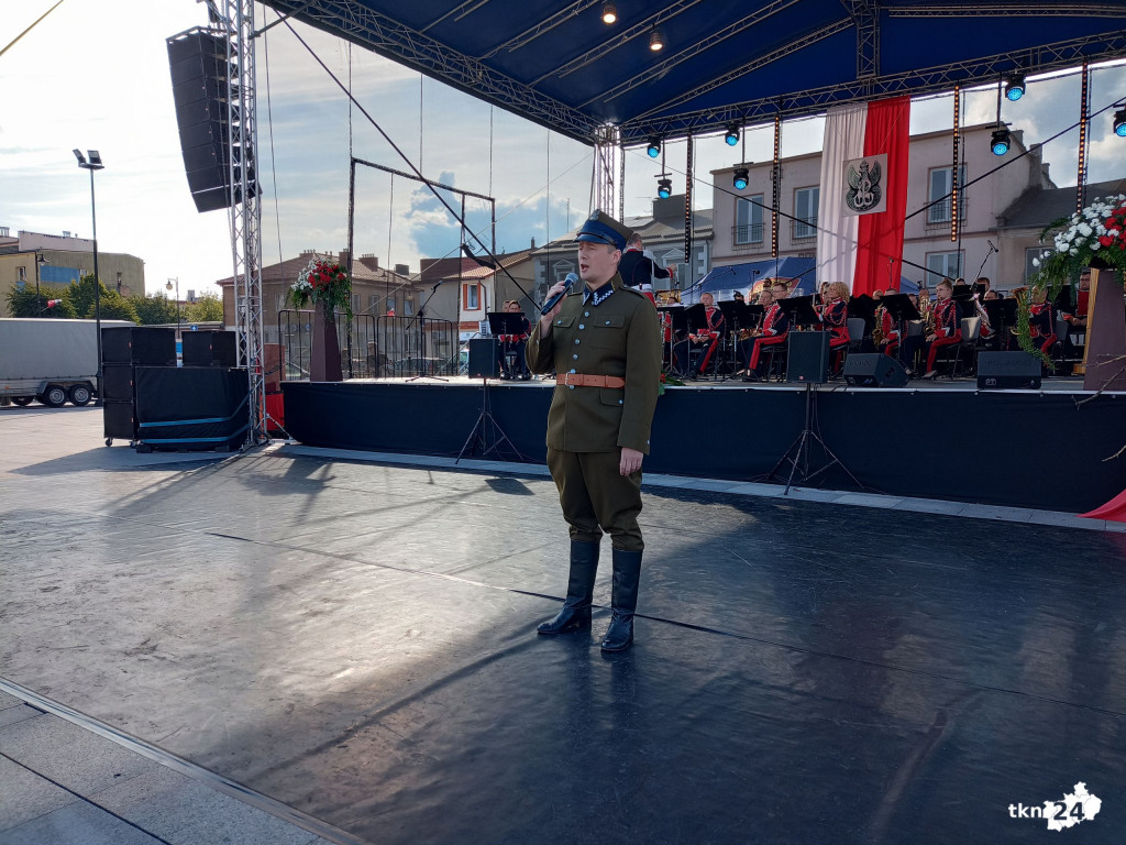 Niedzielne obchody Koneckiego Września. Koncert Reprezentacyjnego Zespołu Artystycznego Wojska Polskiego i polowa msza święta [wideo, zdjęcia]