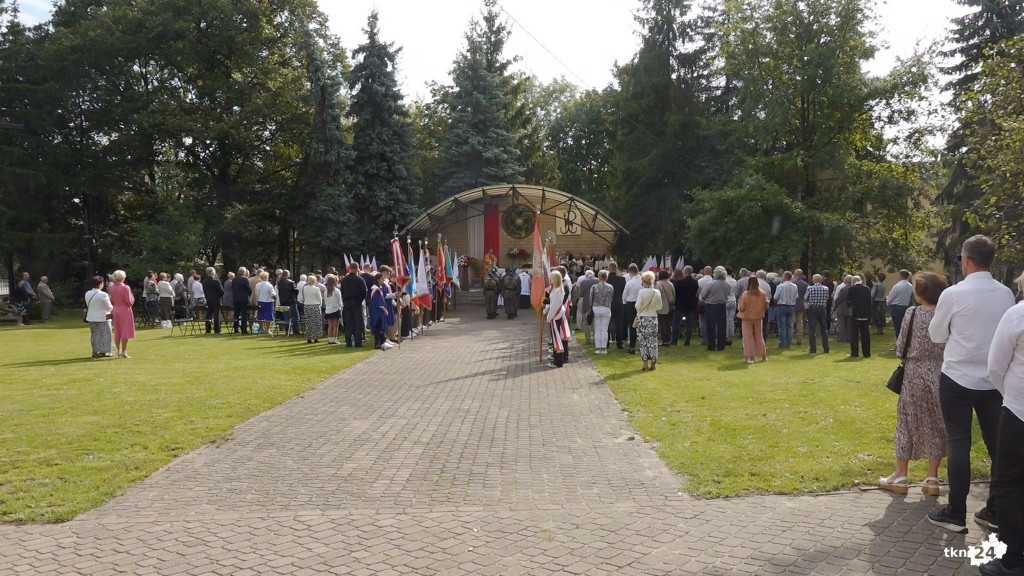 Niedzielne obchody Koneckiego Września. Koncert Reprezentacyjnego Zespołu Artystycznego Wojska Polskiego i polowa msza święta [wideo, zdjęcia]