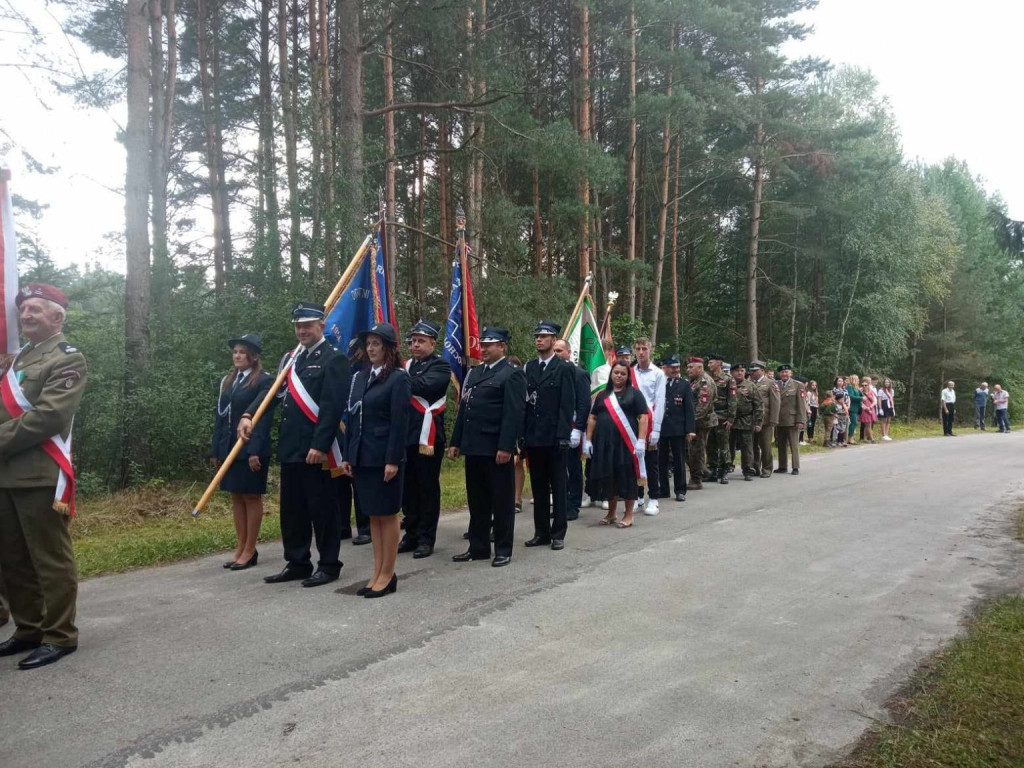 Społeczność gminy Smyków spotkała się na uroczystości w Trawnikach [zdjęcia]