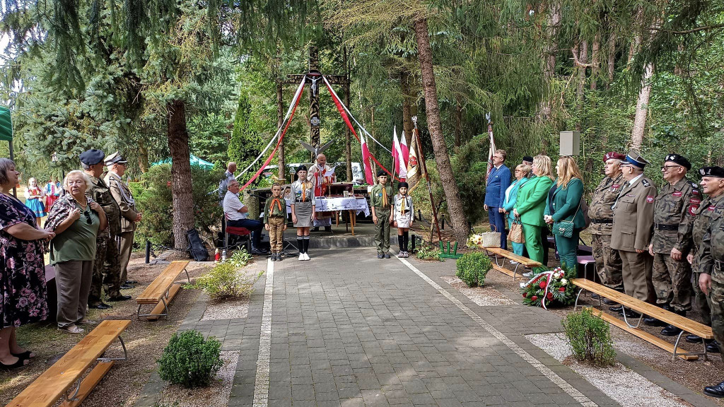 Społeczność gminy Smyków spotkała się na uroczystości w Trawnikach [zdjęcia]