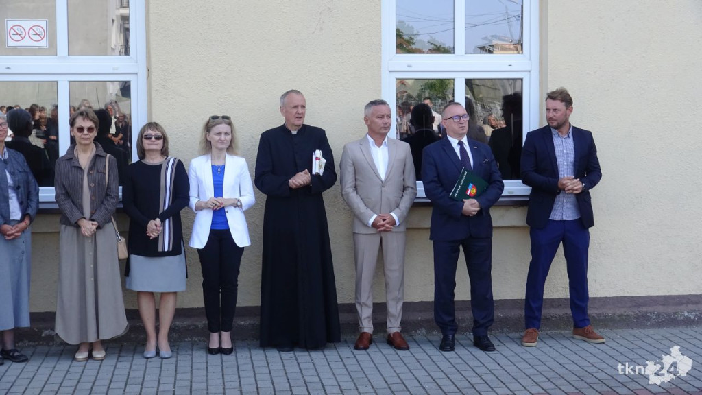 Wybrzmiał pierwszy dzwonek. Tak witano nowy rok szkolny [wideo, zdjęcia]