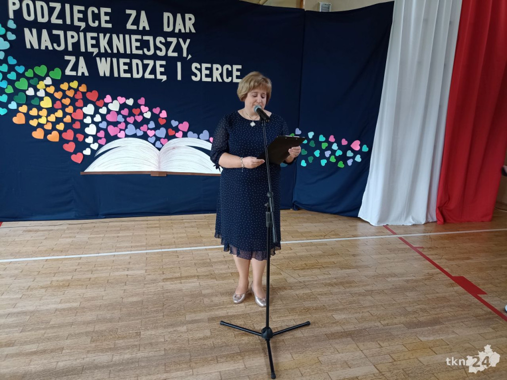 Wybrzmiał pierwszy dzwonek. Tak witano nowy rok szkolny [wideo, zdjęcia]