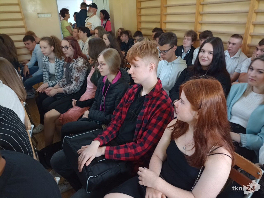 Wybrzmiał pierwszy dzwonek. Tak witano nowy rok szkolny [wideo, zdjęcia]