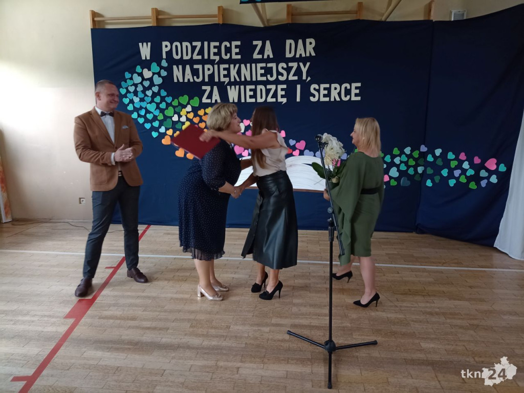 Wybrzmiał pierwszy dzwonek. Tak witano nowy rok szkolny [wideo, zdjęcia]
