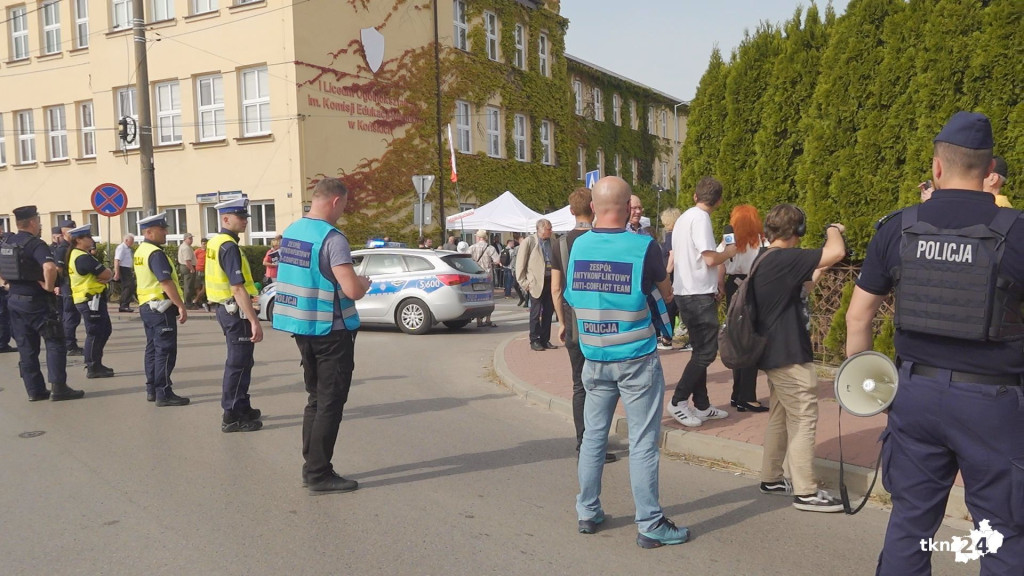 Protest po konwencji PiS w Końskich [wideo, zdjęcia]