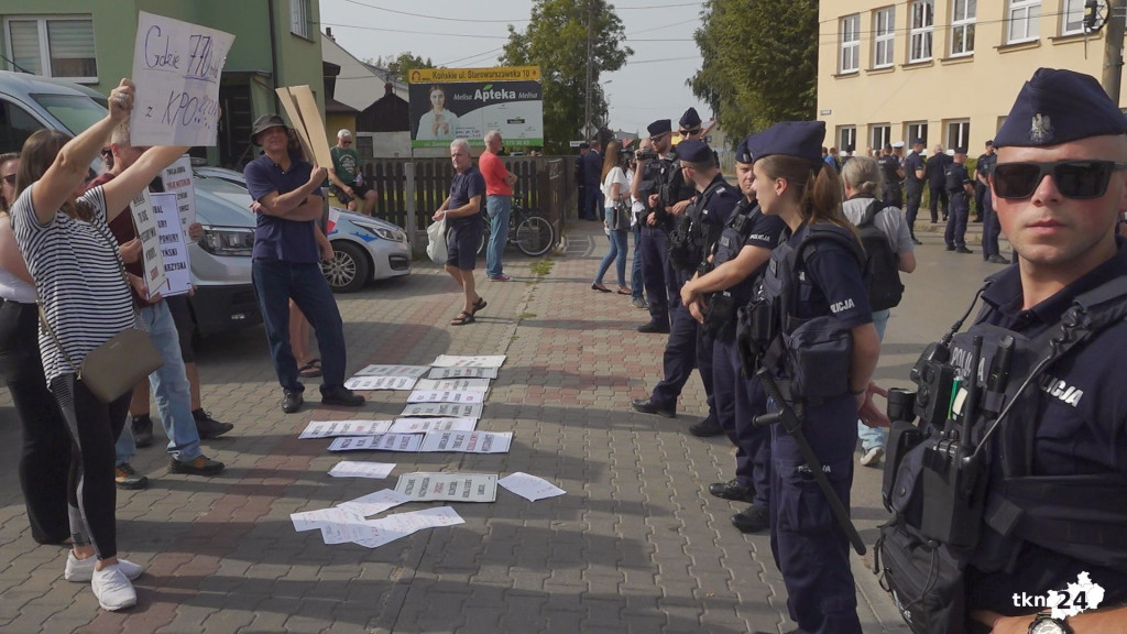 Protest po konwencji PiS w Końskich [wideo, zdjęcia]