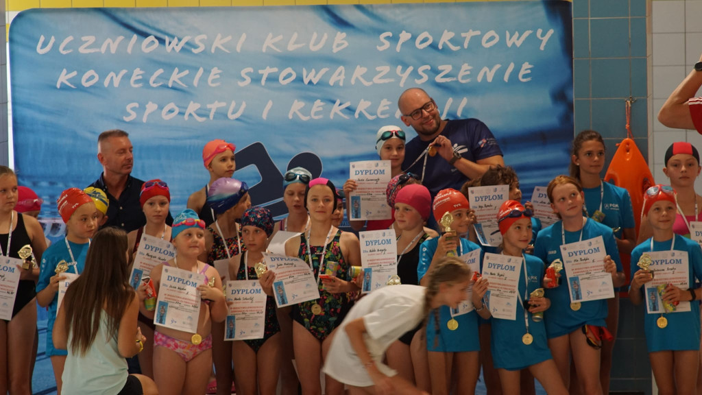 W Czarnieckiej Górze znów rywalizowali pływacy [zdjęcia]