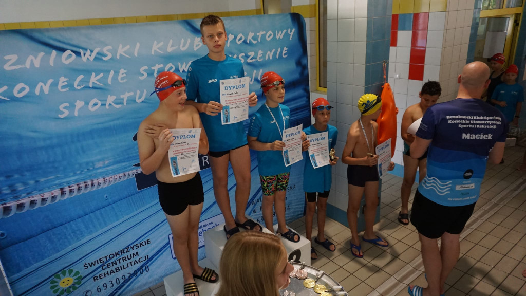 W Czarnieckiej Górze znów rywalizowali pływacy [zdjęcia]
