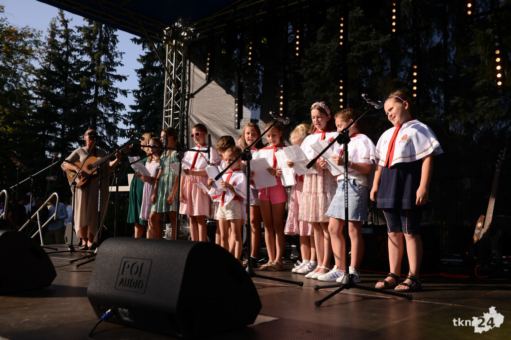 WIDEO: Parafialne pożegnanie lata z Wawelami w Końskich
